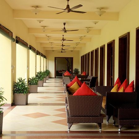 Country Roads Hotel Haora Exterior photo